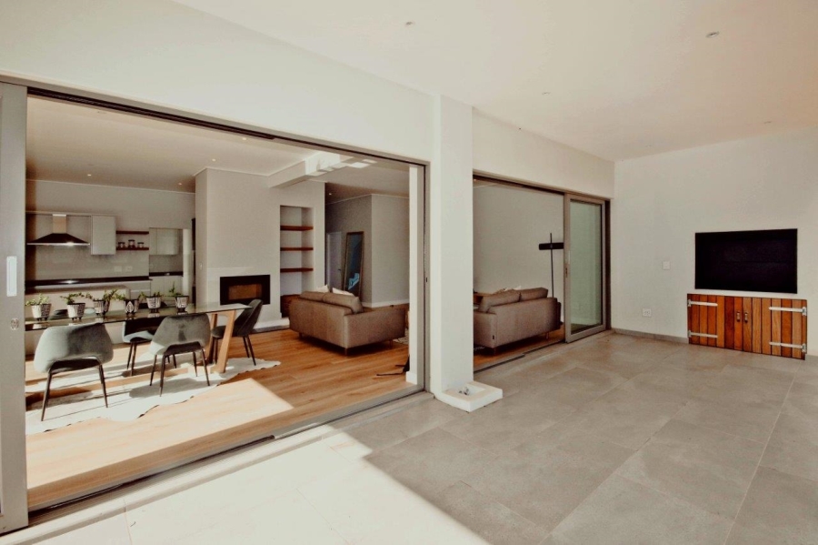 4 Bedroom Property for Sale in Parel Vallei Western Cape